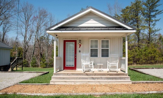 Altamont Cabaña | Greeter Falls Lodge Cottage #7