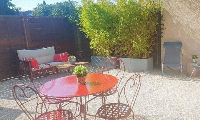 Greoux-les-Bains Casa | GREOUX LES BAINS Maisonette T2 with terrace and private parking