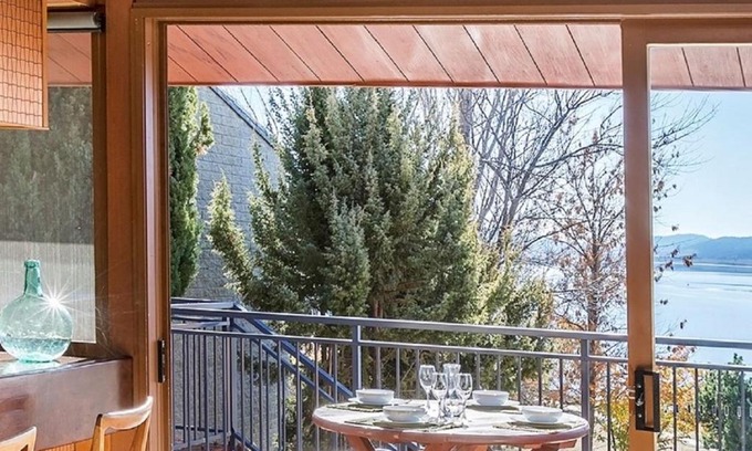 Jindabyne Casa | Grey Kangaroo - 2BR l Lake Front l Pet Friendly l Air-Con l BBQ l WiFi