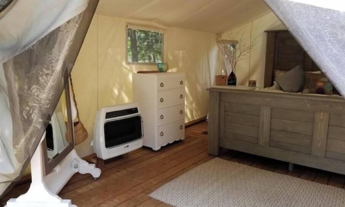 Chatsworth Cabina | Greyridge Glamping "Paradise Island " Retreat
