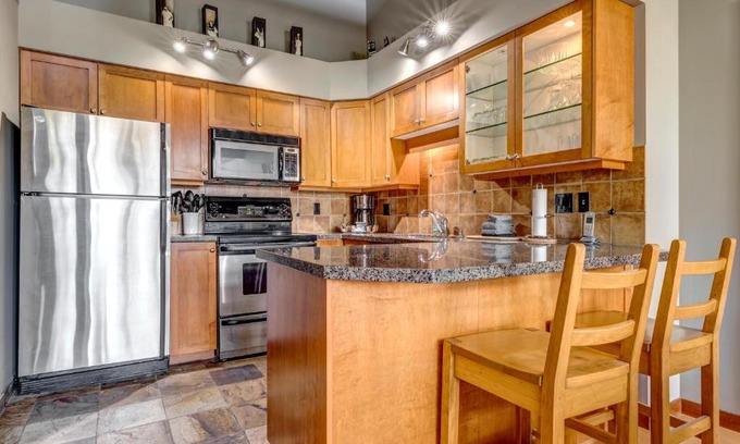 Upper Village Casa | Greystone Lodge 311 Ski-in Out