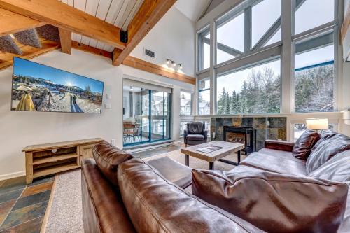 Upper Village Casa | Greystone Lodge 413 - Largest