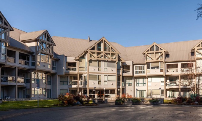 Upper Village Cabina | GREYSTONE LODGE UNIT 220 SKI-IN SKI-OUT 2 + 2