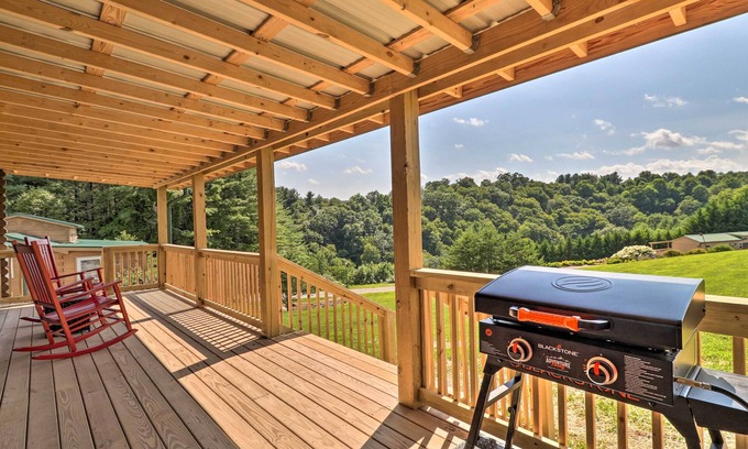 Sparta Cabina | Grill & River Access: Tiny Cabin in Sparta!