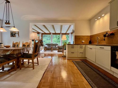 Berge Apartamento | Große Ferienwohnung "Idyll" mit Sauna in Alleinlage