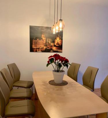 Daberstedt Apartamento | Große Ferienwohnung Nähe Stadtpark, 4 Schlafzimmer, gemütliches Wohnzimmer, Terrasse, Parkplatz