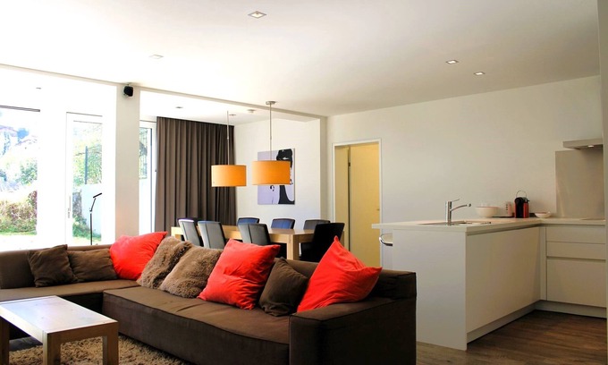 Tschagguns Apartamento | Große und Moderne Ferienwohnung in Tschagguns mit Terrasse und Garten