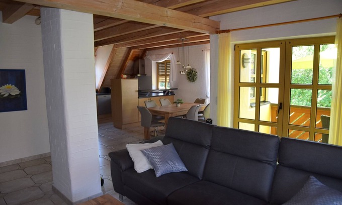 Zirndorf Apartamento | Amplia casa de vacaciones (105 m2) cerca del bosque cerca del parque de atracciones Playmobil
