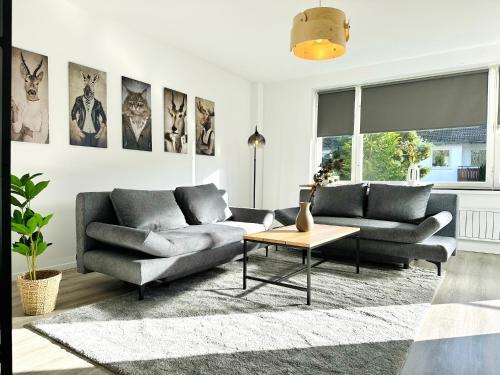 Wolfsburg Apartamento | Großzügige Wohnung - 6 Personen-3 Schlafzimmer- Parkplatz- Waschmaschine-2 Balkone