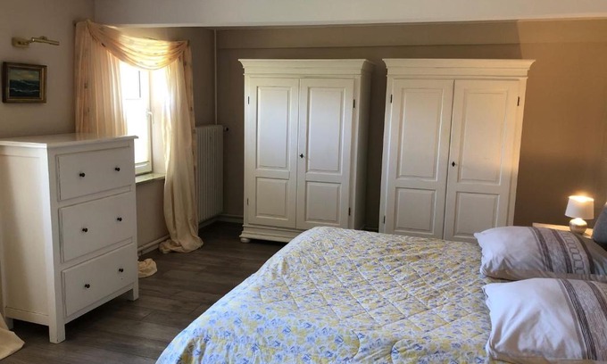 Langenhorn Casa | Großzügiges Reetdachhaus an der Nordsee