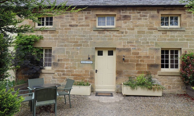 Hallington Cabaña | GROOMS COTTAGE, pet friendly, with open fire in Morpeth