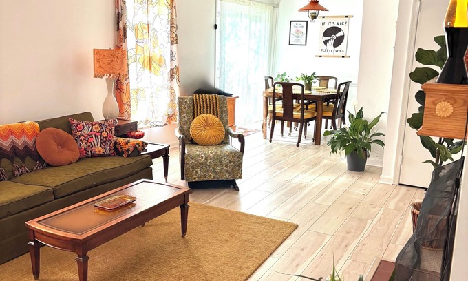 Durham Casa | Groovy stay in Durham!