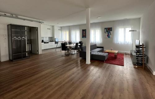 Seengen Apartamento | Grosse Einzimmerwohnung/Büro/Showroom
