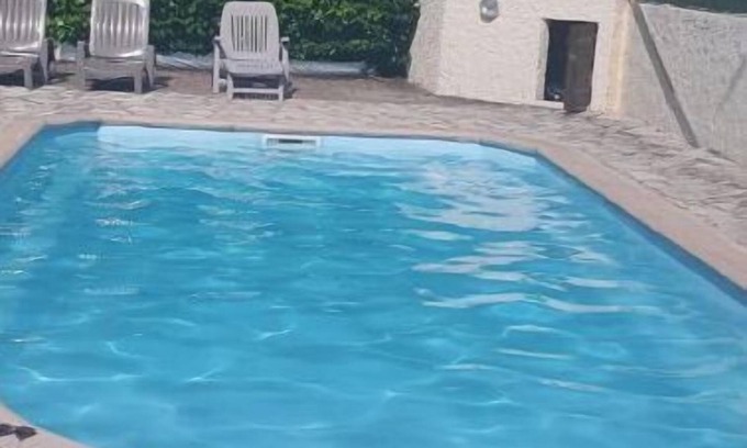 Carnoux-en-Provence Apartamento | Ground floor apartment