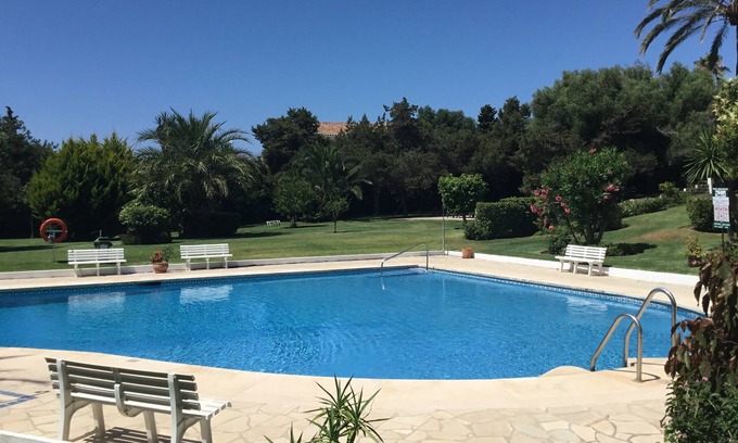 Urbanizacion Marbessa Apartamento | APARTAMENTO IMPRESIONANTE EN PLANTA BAJA - MARBELLA CON WI-FI GRATUITO
