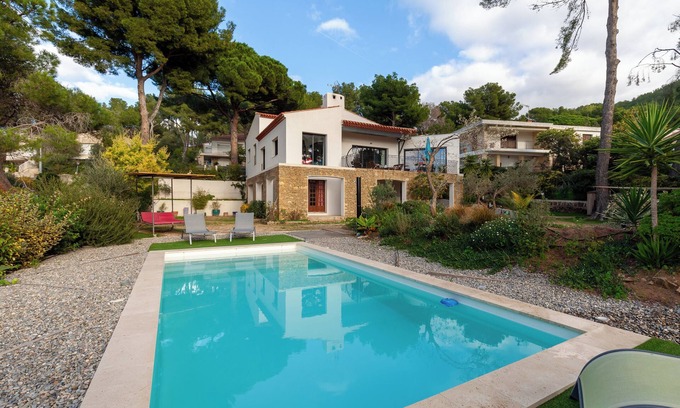 La Madrague Villa | Villa en planta baja con piscina a 150 m del mar – Vistas al mar, Wi-Fi y aire acondicionado