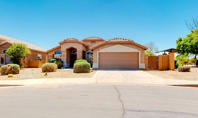 Parkwood Ranch Casa | Ground-floor home with enclosed yard, private outdoor pool, washer/dryer & AC