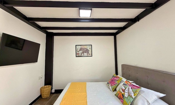 Reforma Apartamento | Ground Floor Loft - 5 Min Walk to Oaxaca Historic Center - AC