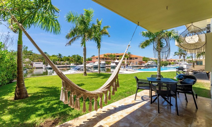 Puerto Aventuras Apartamento | Luxury Getaway! Marina View, Ground Floor, 3 bedrooms and Gym