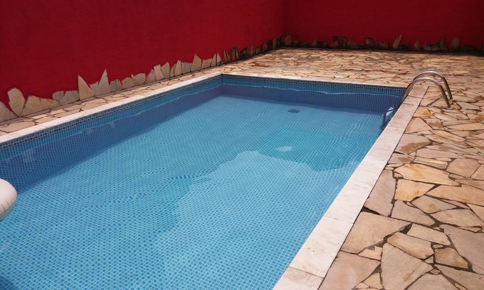 Caraguatatuba Casa | Planta baja, piscina y aire acondicionado. Playa- Cond. Cerrado