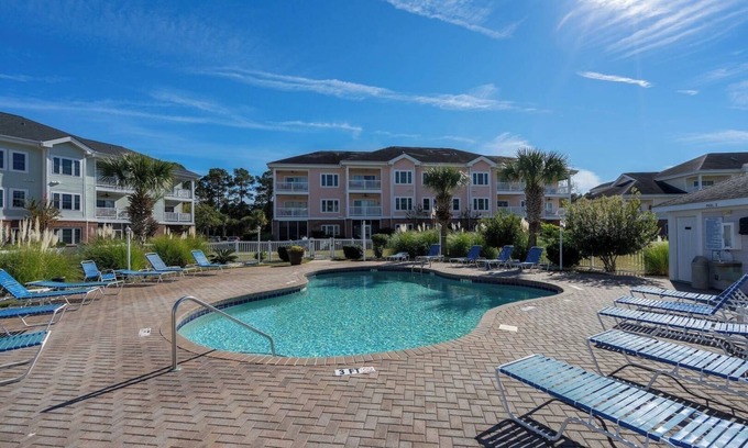 Central Myrtle Beach Condominio | Ground-Floor Pool View Condo | Near Beach, Golf, Intracoastal Waterway & Broadway at the Beach