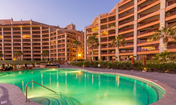 Puerto Penasco Condominio | ¡Planta baja! ¡Camine desde el patio privado hasta la playa, la piscina, el bar Swim-up, los jacuzzis!