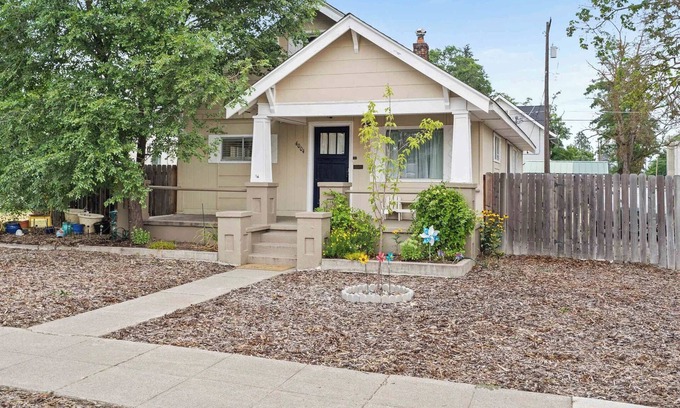 Northtown Casa | Group-Friendly 4 bed home in Garland District