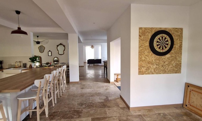 Molesme Casa | Group home in Burgundy: L'Antre Amis - Spacious accommodation for family and friends