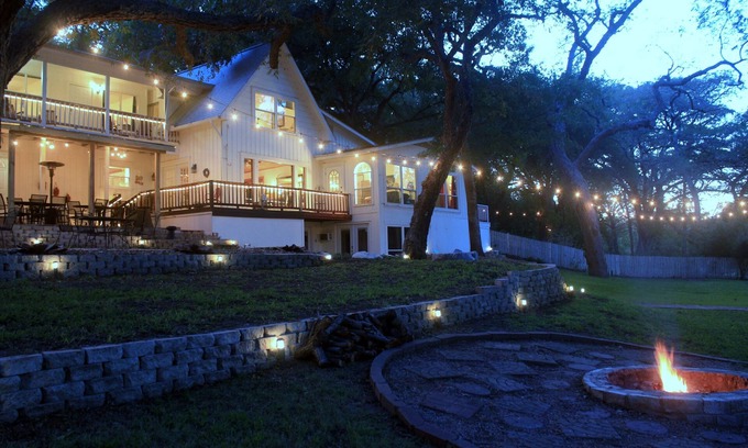 Gruene Casa | Gruene River Haven - High & Dry On The River