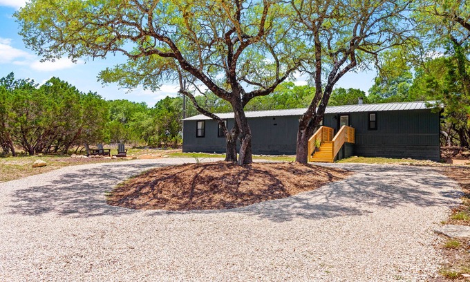 Canyon Lake Cabaña | Gruenehaus Glam - Hot Tub - 2.5 miles from Whitewater and Guadalupe River