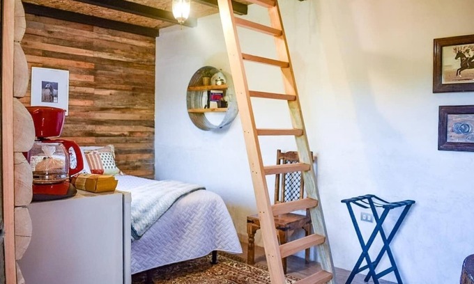 Tecpan Guatemala Casa | Cabaña Loft de montaña, bosque, terraza con vista a los volcanes!