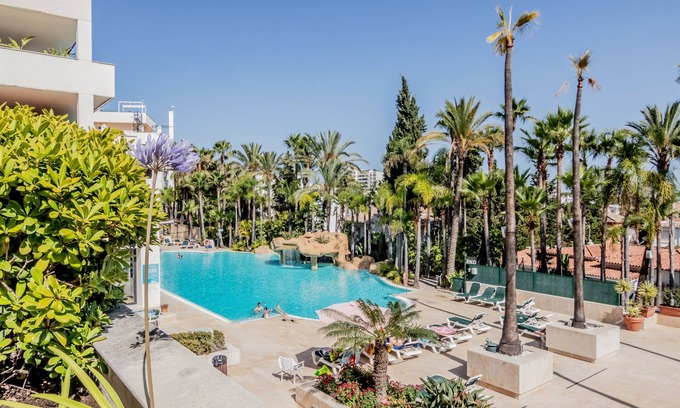 Golden Mile Hotel | Guadalpin Suites