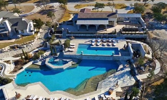 Ingram Condominio | Guadalupe River Valley Modern 3 Bed, 2 Bath - Kid Friendly-Pools-Slides
