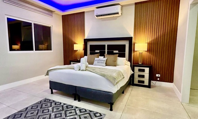 Santa Ana Casa | Guanaco House Free daily cleaning <Wifi , Hot water <AC