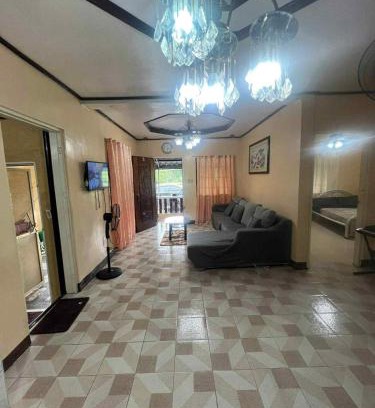 Tayabas City Apartamento | GUEST HOUSE at Tayabas Quezon!