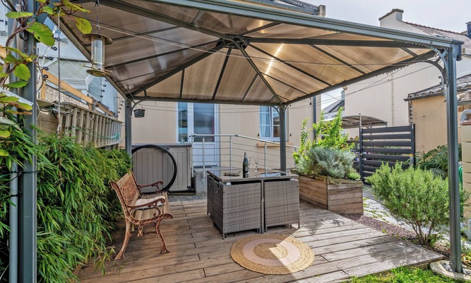 Morlaix Apartamento | Casa de huéspedes 'Domaine De Pharaon' con terraza compartida, Wi-Fi y aire acondicionado