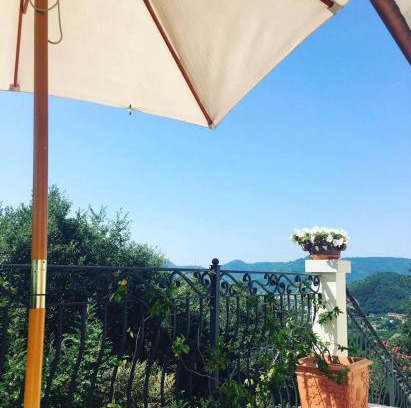 Montegrotto Terme Apartamento | Guest house Festinalente