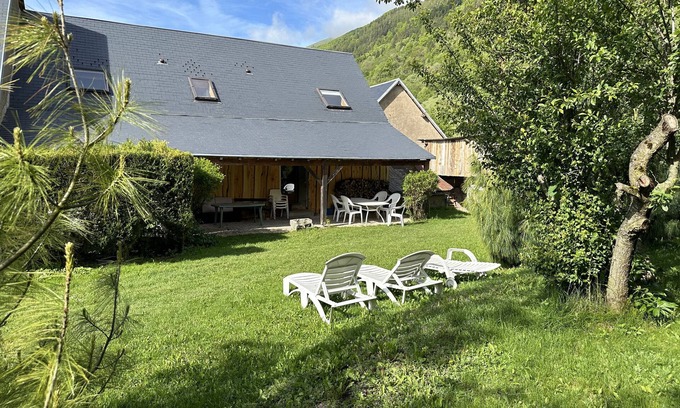 Saint-Jean-de-Vaulx Casa | Guest House 'Chambre 1' with Shared Terrace, Private Garden and Wi-Fi