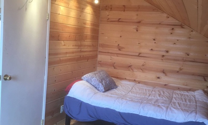Mount Davidson Manor Cabaña | Guest House inside the beautiful yard