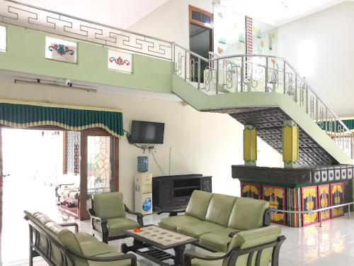 Malang Hotel | Guest House Shafira Syariah RedPartner