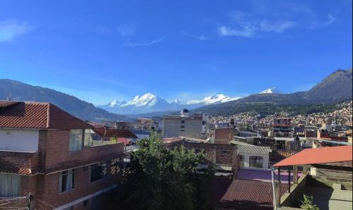 Huaraz Casa | Guest house. Shared room in panoramic apartment. Private bathroom. Kitchen and washmachine
