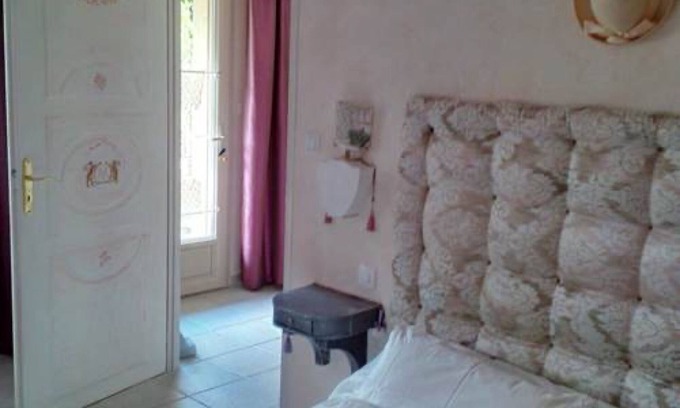 Pont-Melvez Cama Y Desayuno | Casa de huéspedes 'Suite Confort' con terraza privada, jardín compartido y Wi-Fi