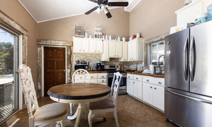 Santa Barbara County Cabaña | Guest House