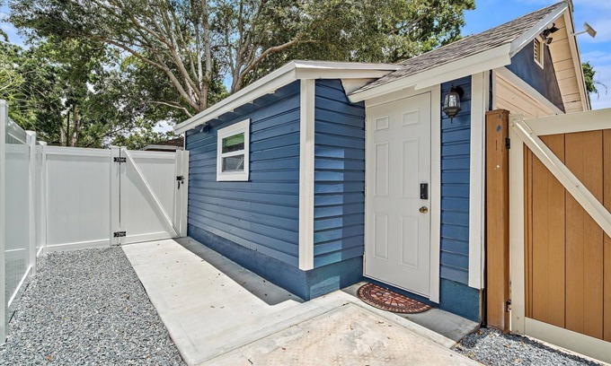 Gulfport Casa | GUEST HOUSE w/ PRIVATE ENTRANCE & PATIO for rent in Gulfport, FL