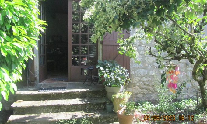 Mouzieys-Panens Cama Y Desayuno | Guest Room 'La Grange Aux Livres' with Shared Garden and Wi-Fi