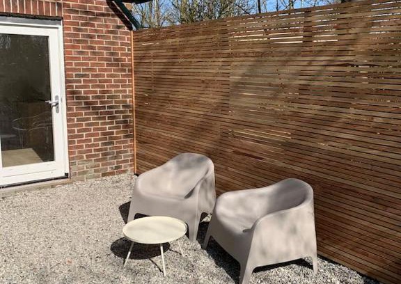 Municipality of Texel Cama Y Desayuno | Guest room with terrace at the Wadden Sea