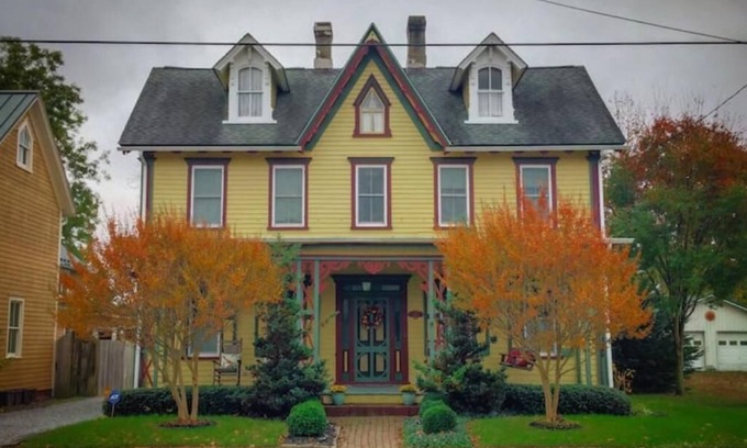 Millington Apartamento | Guest Suite for up to 2 in a Victorian on the Chester River