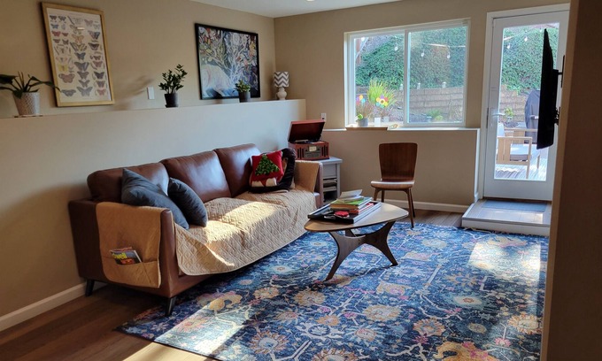 Clarendon Heights Apartamento | Guest suite near majestic Twin Peaks