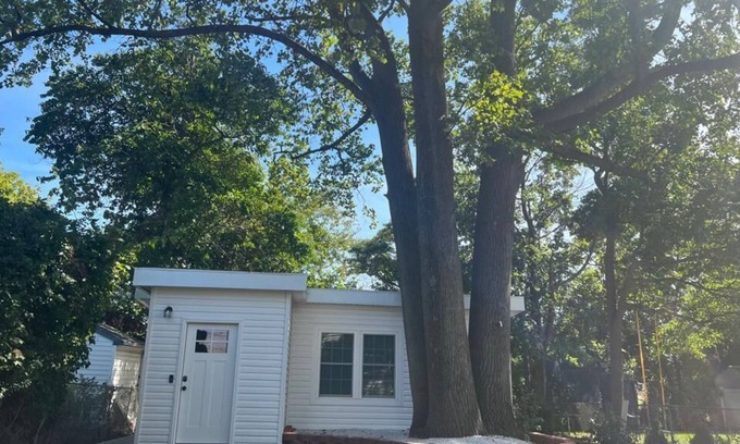 Valley Stream Cabaña | Guest Suite near JFK in Valley Stream, NY