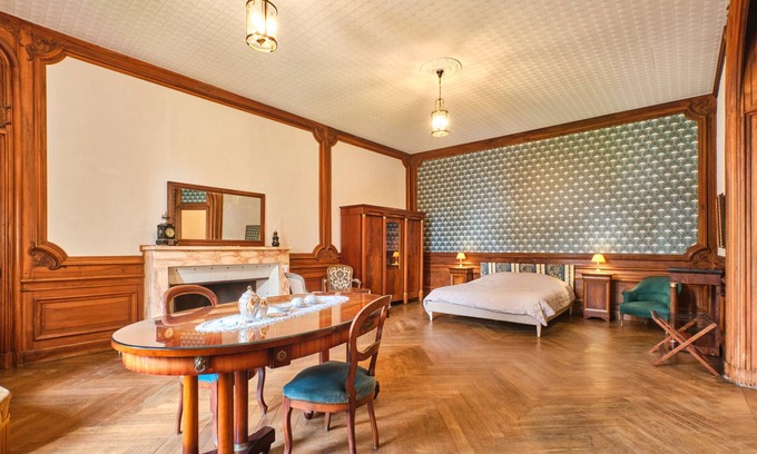 Saint-Geoire-en-Valdaine Casa | Casa de huéspedes 'Habitación 1 - La Suite De La Marquise' con terraza y jardín compartidos